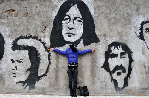 Monia with the head of John Lennon