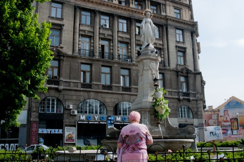 DEVOTION TO THE VIRGIN MARY OF THE LADY IN PINK IN LVIV