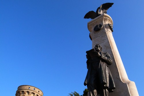 Gabriele Rossetti statue at Vasto