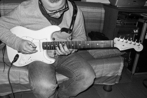 Daniel Ceroli THEYOUARE with his guitar 