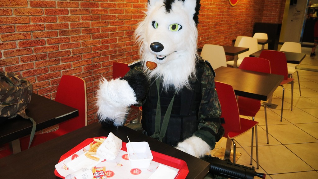 Met Rei Angle of Legio Feralis at a fast food, the best watchdog