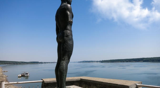 Watching the Danube river without a arm