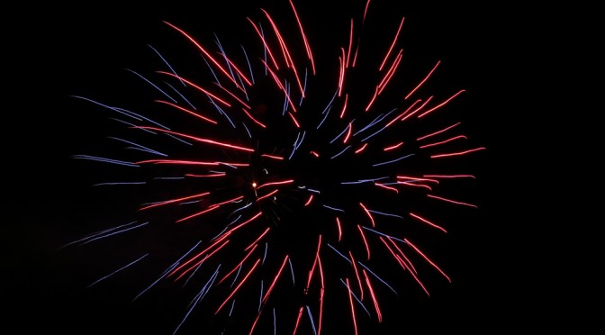 Fireworks opens the celebrations of the Virgin Mary