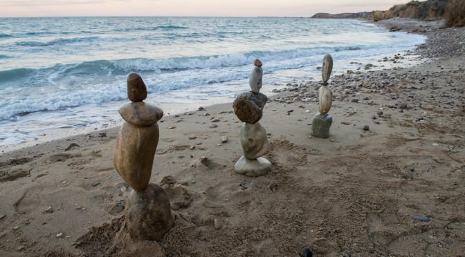 Rock balancing performed by Gaetano De CrecchioRock balancing performed by Gaetano De Crecchio