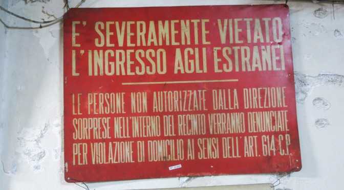 No access by unauthorized persons