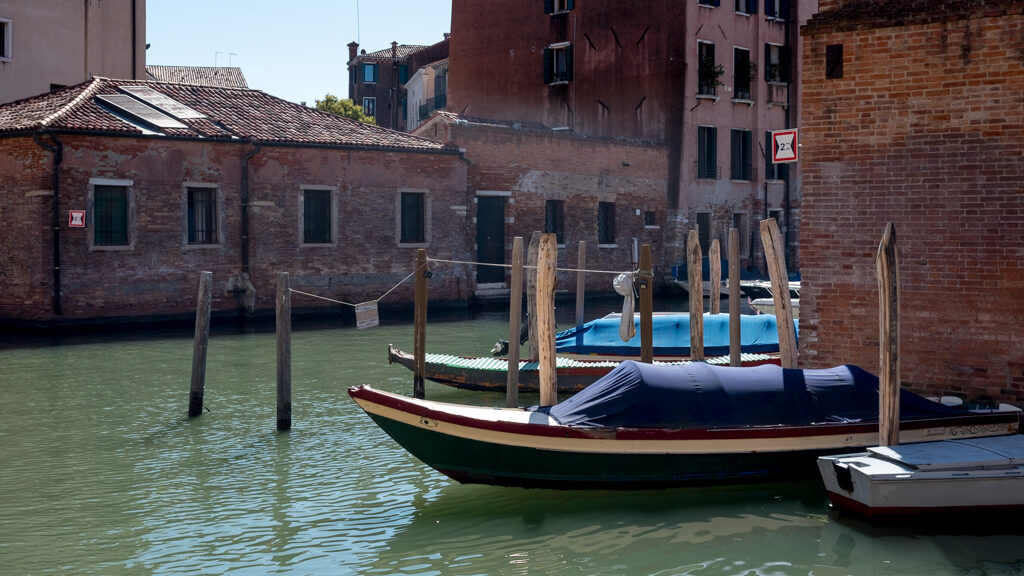 Gondola Parking