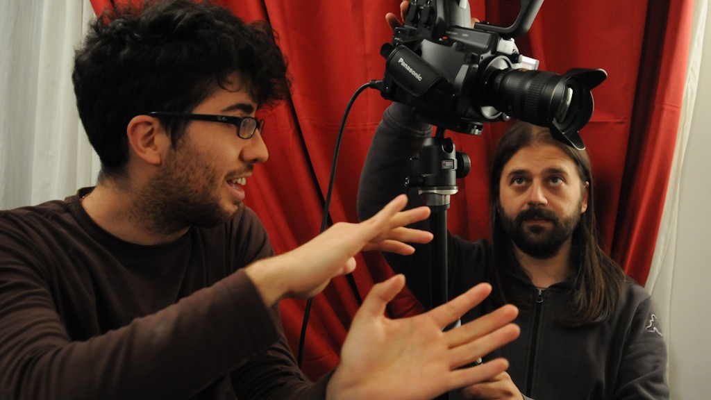 DAVIDE POMPEO AND LUCA MADONNA ON THE SET OF AUFF!! VIDEO CLIP