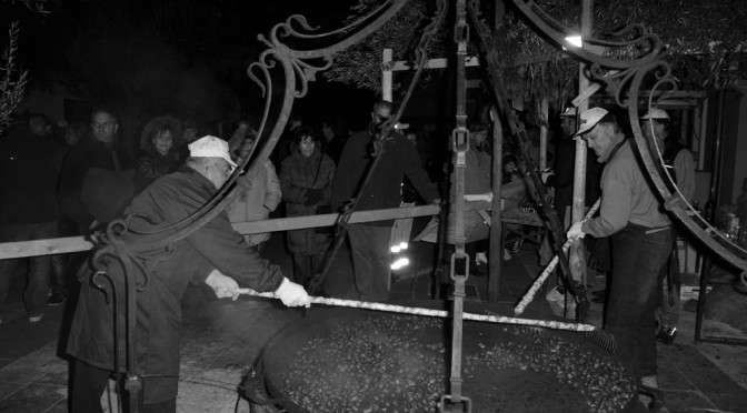 Chestnuts roasted for Borgo Rurale in Treglio