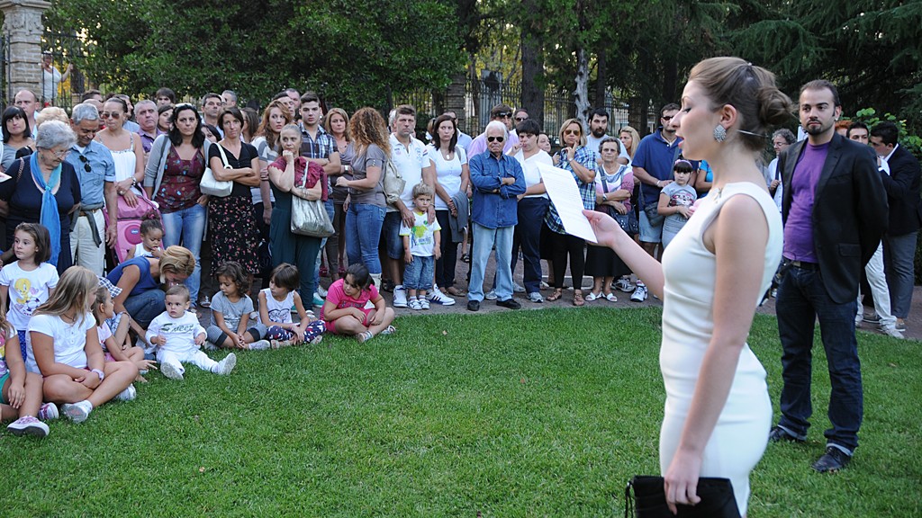 ANNALISA SHU DI LEANDRO DURING THE SHOW "LA VILLA DELLE BACCANTI"