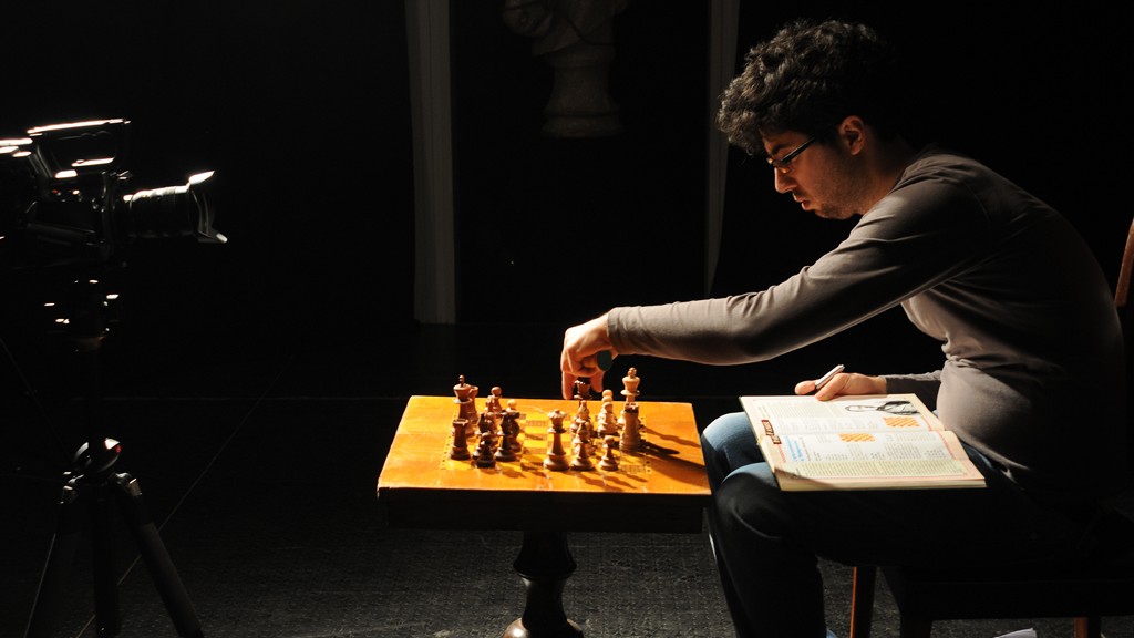 DAVIDE POMPEO AND HIS CHESS MATCH FOR THE AUFF!! VIDEO CLIP