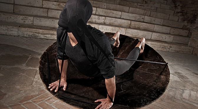 Nicola Antonelli performs Gravity