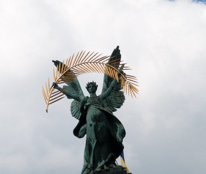 OPERA SCULPTURE GLORY IN LVIV