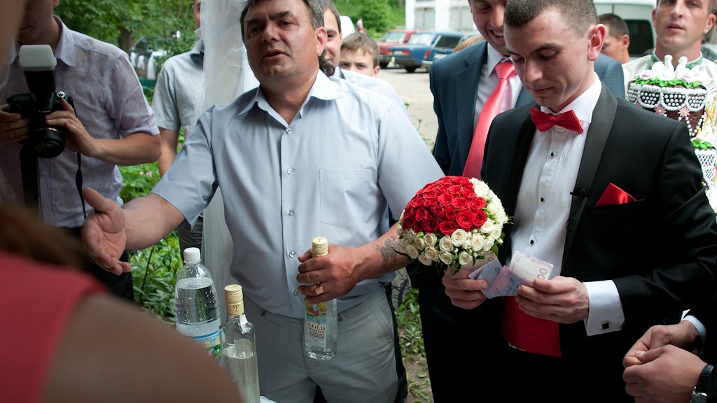 GROOM TRY TO BUY THE BRIDE
