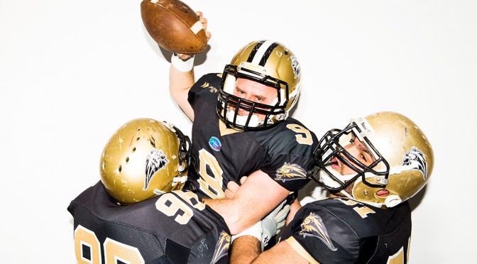 LEONES ON THE SCRIMMAGE