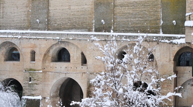 Basilica Madonna Del Ponte and the snowboarders