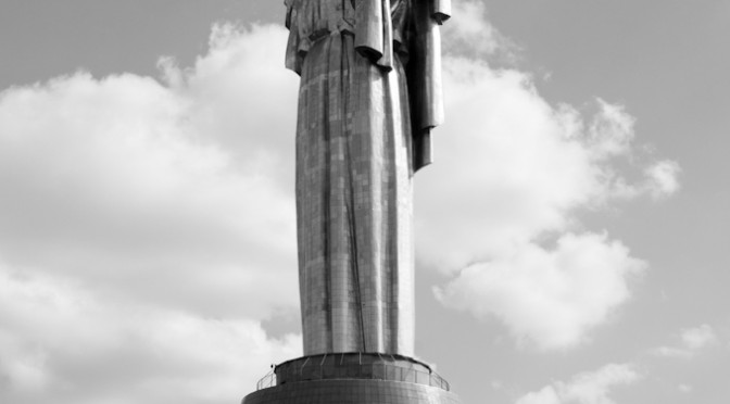 MOTHERLAND MONUMENT IN KIEV