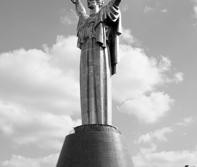 MOTHERLAND MONUMENT IN KIEV
