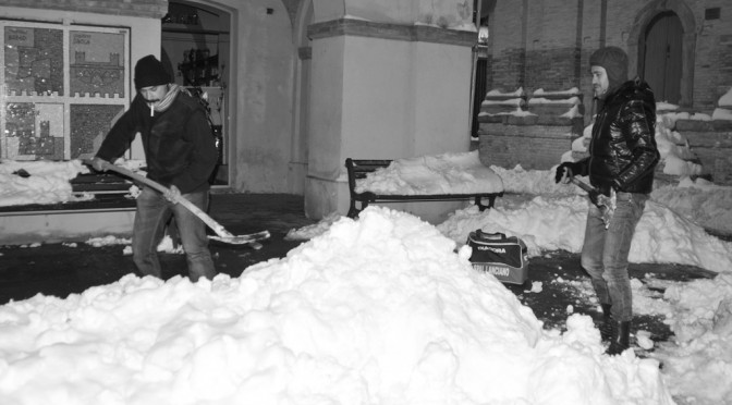 Nicola Antonelli while accumulate material for his sculpture