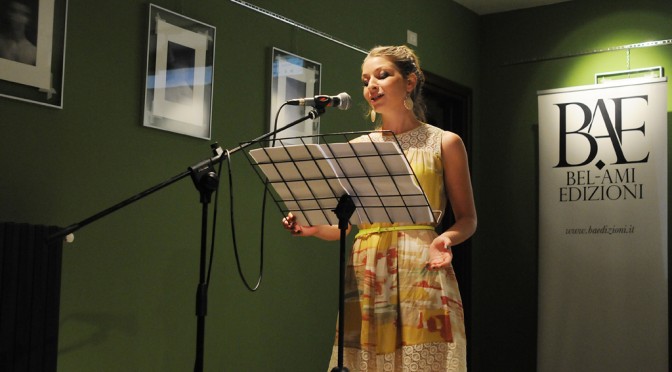 ANNALISA SHU DI LEANDRO PERFORMS "LA BALLATA DEI PRECARI" AT CIRCOLO PICKWICK