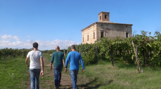 ABANDONED HOUSE ABOVE THE FOSSO DEL DIAVOLO
