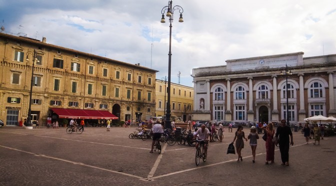 PIAZZA DEL POPOLO IN PESARO
