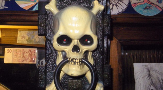 Handle skull