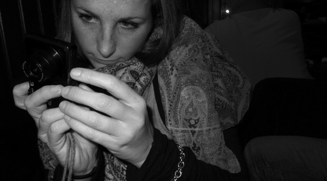 Alice is taking pictures