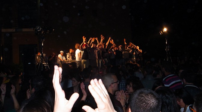 Vallanzaska and too many people on stage