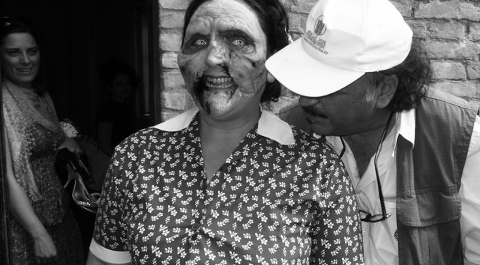 Fragasso with a monster of his film "Un giorno da paura"