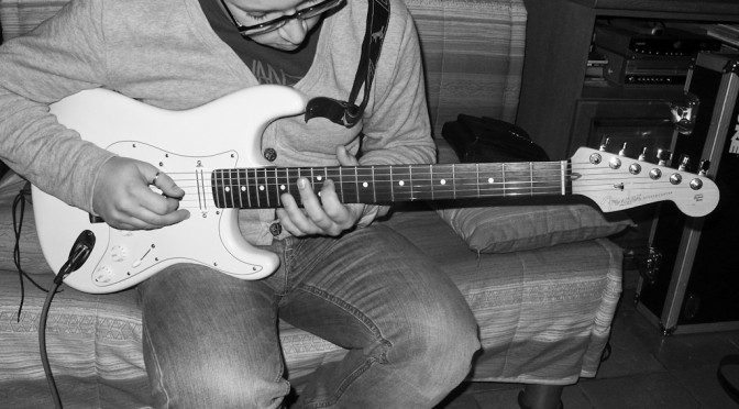 Daniel Ceroli THEYOUARE with his guitar